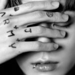 BTS(防弾少年団)のジョングク、タトゥーの意味は彼女が関係?左手や背中のは消えた?