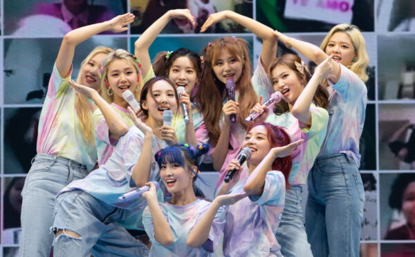 TWICE(トゥワイス)のライブチケット倍率とは？ファンクラブは何枚買える？