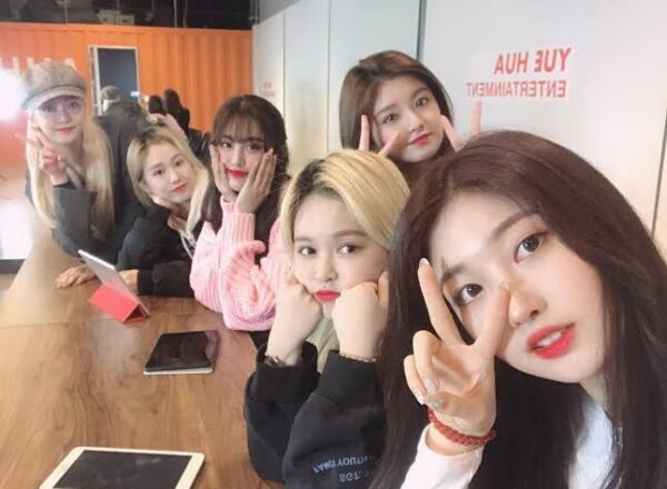 EVERGLOW(エバーグロウ)ファン名は？ファンクラブの特典や公式グッズをご紹介！