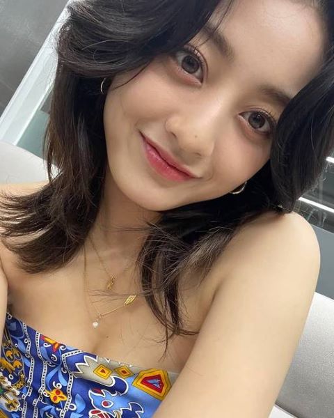 TWICE(トゥワイス)メンバーの愛車・乗ってる車一覧