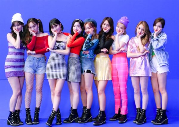 TWICE(トゥワイス)のファンクラブとモバイル会員はどっちがいい?違いは何?