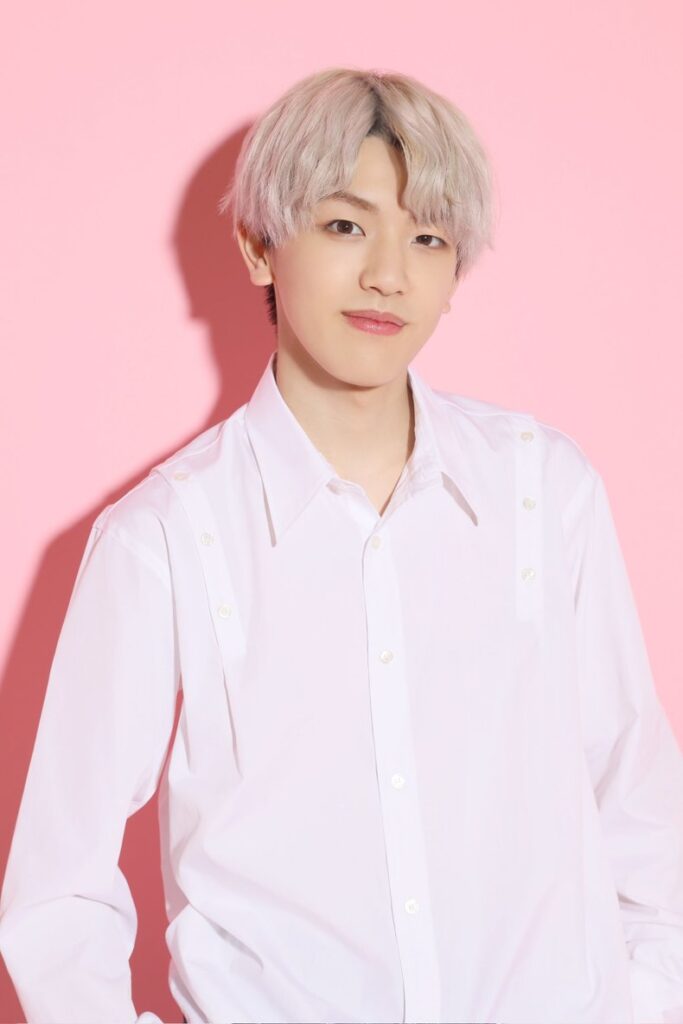 INI(アイエヌアイ)の国籍は？韓国人みたいだど日本人だけ？