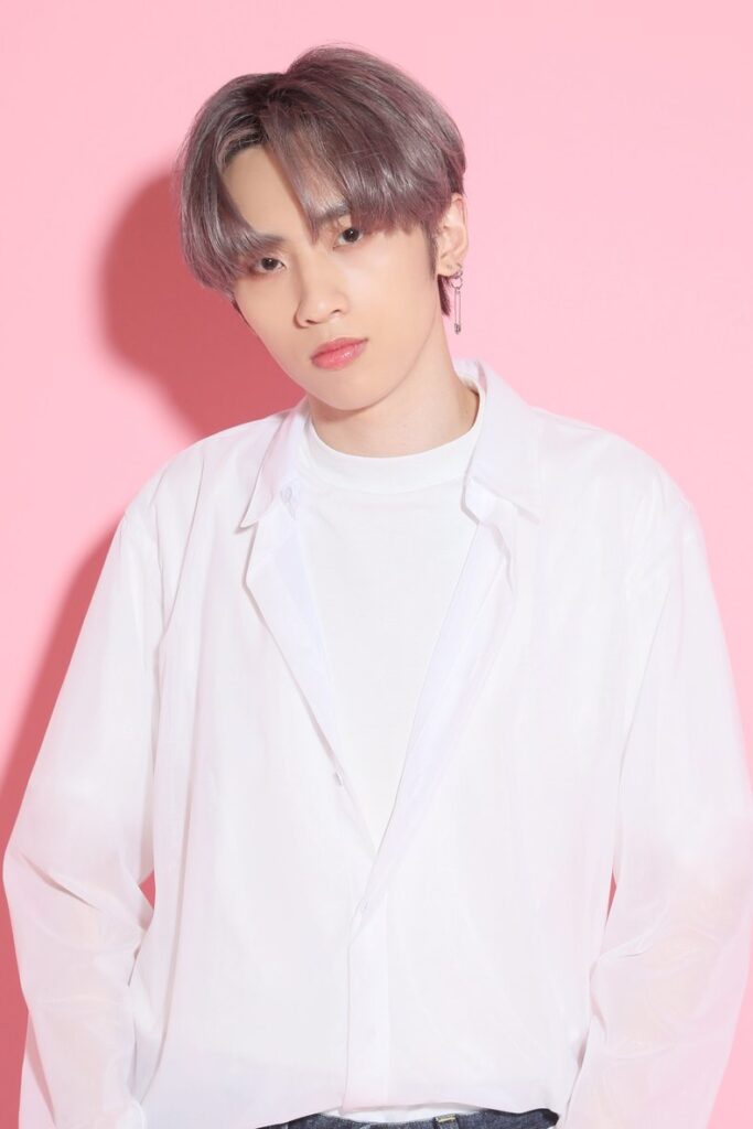 INI(アイエヌアイ)の国籍は？韓国人みたいだど日本人だけ？