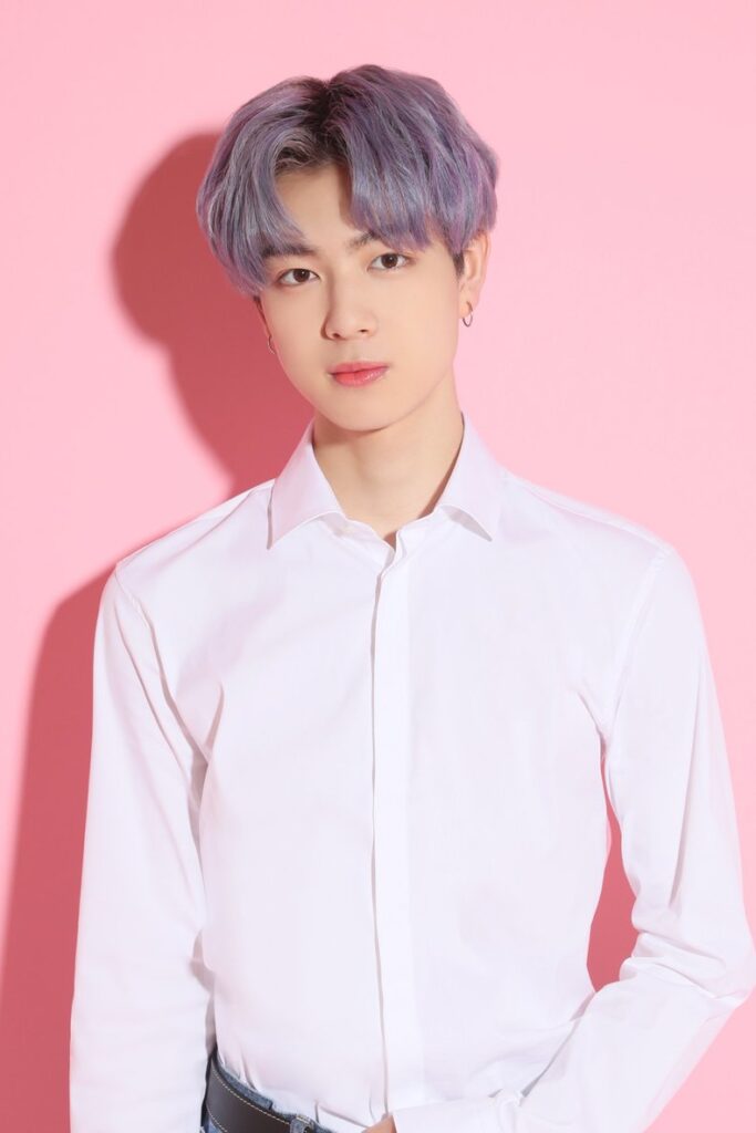 INI(アイエヌアイ)の国籍は？韓国人みたいだど日本人だけ？