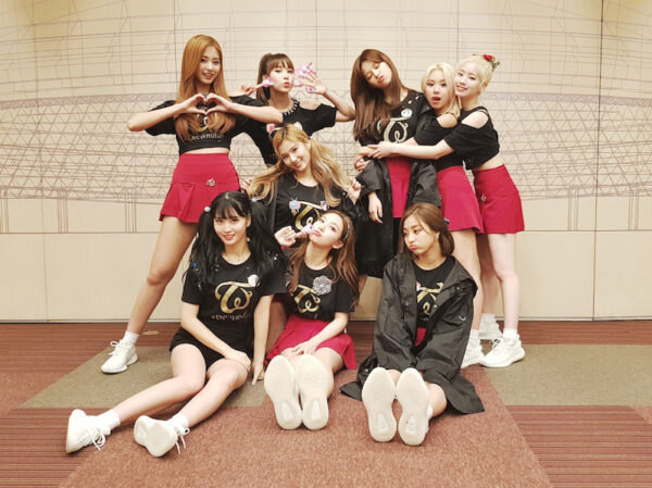 TWICE(トゥワイス)のライブチケット倍率とは？ファンクラブは何枚買える？