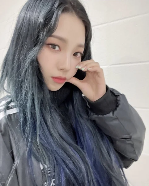 aespa(エスパ)メンバーのパーソナルカラー・イメージカラー一覧