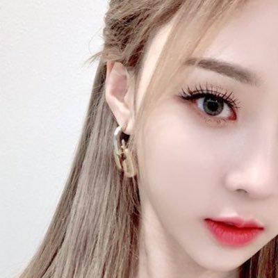 aespa(エスパ)ウインターのピアスの位置は?空港ファッションや私服にも注目!