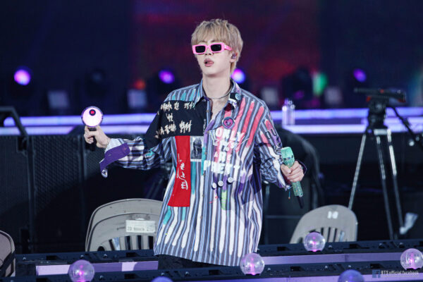 BTS(防弾少年団)ジンの指が曲がってるって本当？病気の噂を調査！