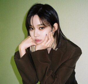 aespa(エスパ)ウインターのピアスの位置は？空港ファッションや私服にも注目！