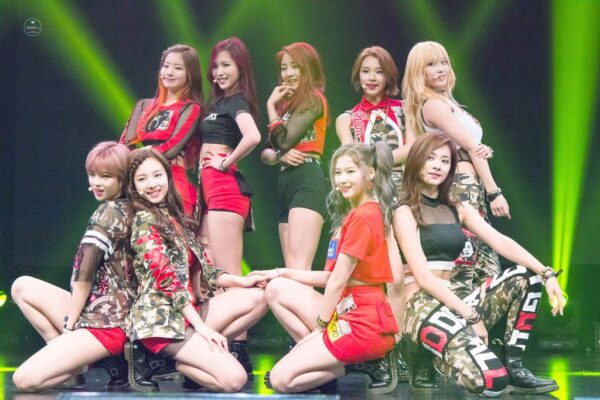 TWICE(トゥワイス)の結成日は7月7日?日本デビュー日は?