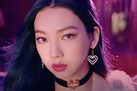 aespa(エスパ)ウインターのピアスの位置は?空港ファッションや私服にも注目!