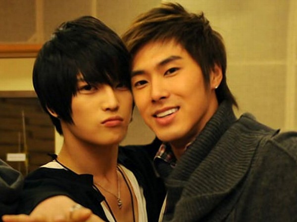 東方神起の現在のメンバー2人の人気順|どっちが人気?