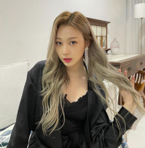 aespa(エスパ)ジゼルは足長い?太い?股下は何センチなのか