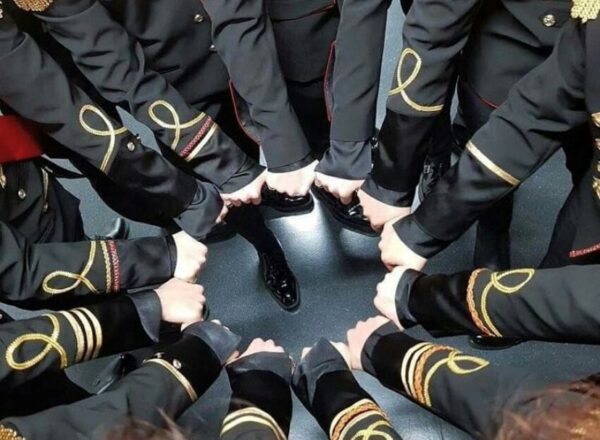 SEVENTEEN(セブチ)は人気落ちた?韓国では人気ない?日本人気はなぜ?