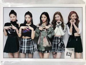 ITZY(イッジ)メンバーの挨拶の意味一覧｜手の動作・ジェスチャー