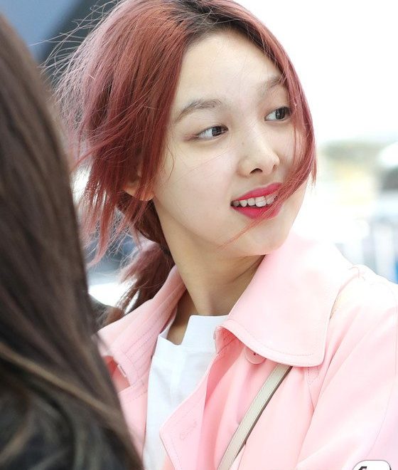 韓国アイドル K Pop すっぴんがひどい 加工しすぎてもはや別人と言われ