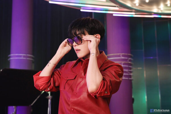 BTS J-HOPE(ホソク)かっこいい!美形すぎてイケメンというより美人という声も?