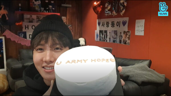 BTS J-HOPE(ホソク)誕生日にVライブ！ケーキ落とす？