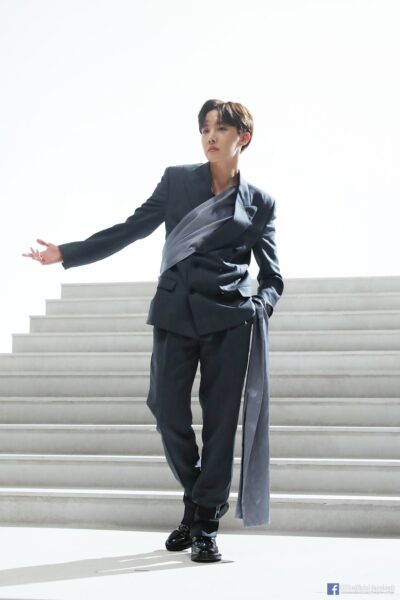 BTS J-HOPE(ホソク)かっこいい!美形すぎてイケメンというより美人という声も?