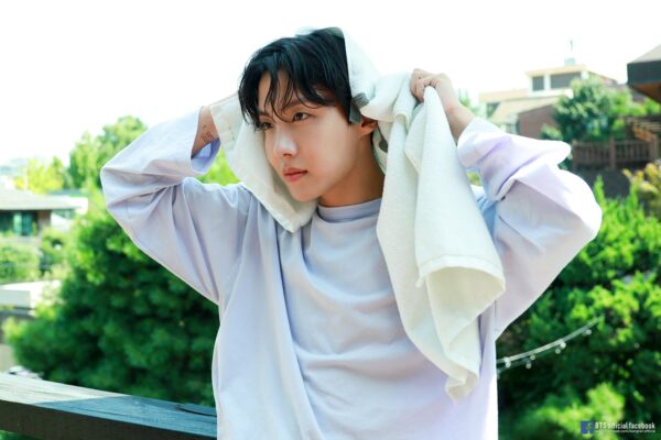 BTS J-HOPE(ホソク)かっこいい!美形すぎてイケメンというより美人という声も?