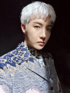 BTS J-HOPE(ホソク)愛用アクセサリ｜ネックレスはヴィトン？シャネル？