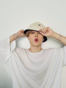 BTS ジミン着用の赤やゴールドのブレスレットはHANNA？