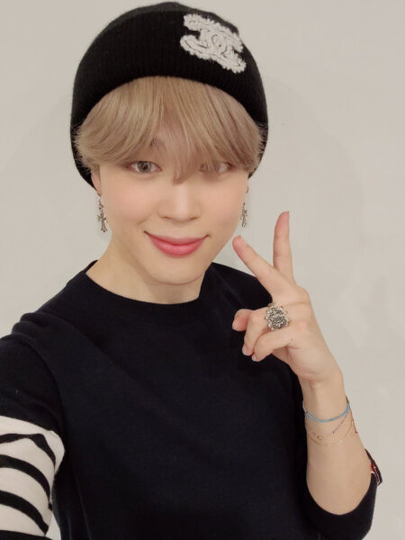 BTS ジミン着用の赤やゴールドのブレスレットはHANNA?