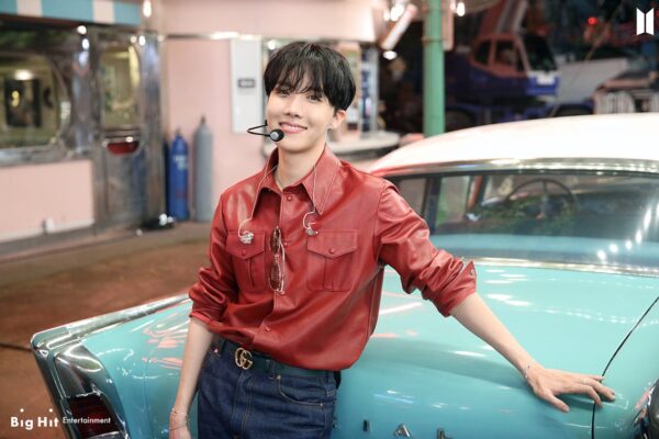 BTS J-HOPE(ホソク)かっこいい!美形すぎてイケメンというより美人という声も?