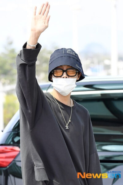 BTS J-HOPE(ホソク)愛用アクセサリ|ネックレスはヴィトン?シャネル?