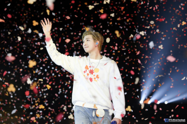 BTS RM(ナムジュン)手・指を怪我した?骨折したという話も?