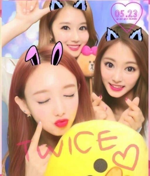 韓国アイドル(k-pop)と撮れるプリクラがあるって本当？2022年の盛れる流行りポーズで撮りたい！