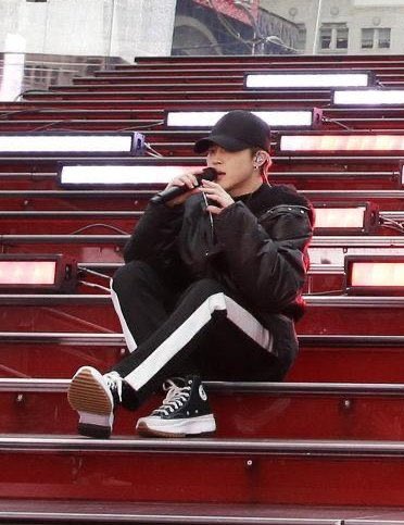 韓国アイドル K Pop 愛用スニーカー特集 ナイキ コンバースがやっぱり人気