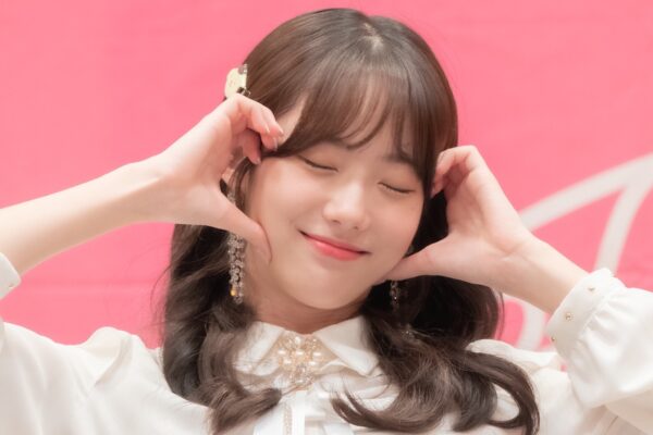 韓国アイドル(k-pop)と撮れるプリクラがあるって本当？2022年の盛れる流行りポーズで撮りたい！