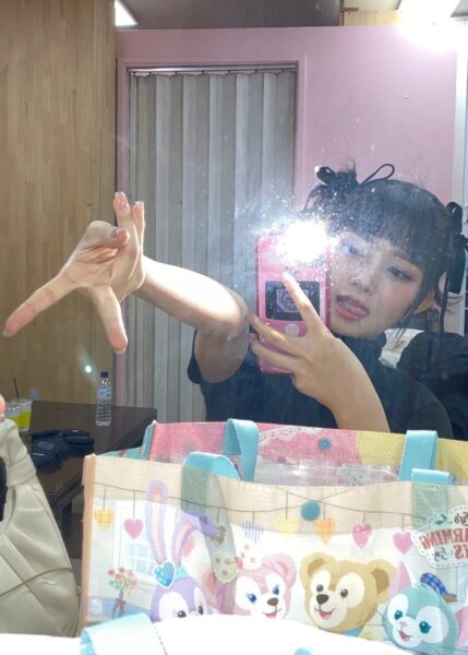 韓国アイドル(k-pop)と撮れるプリクラがあるって本当？2022年の盛れる流行りポーズで撮りたい！