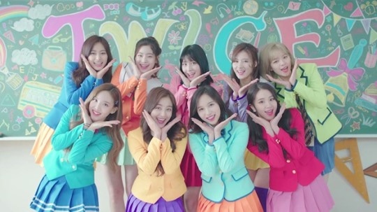 TWICE(トゥワイス)の給料・年収ランキング|1人あたりいくら?