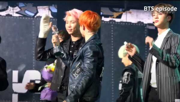 BTS RM(ナムジュン)手・指を怪我した?骨折したという話も?