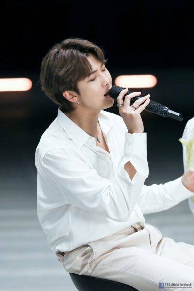 BTSメンバーの2022のマイクの色一覧！色が変わった人はいる？