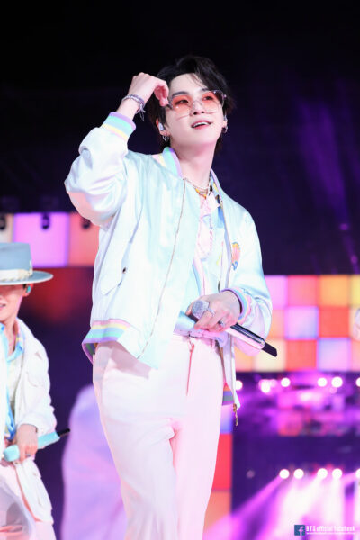 BTSメンバーの2022のマイクの色一覧！色が変わった人はいる？