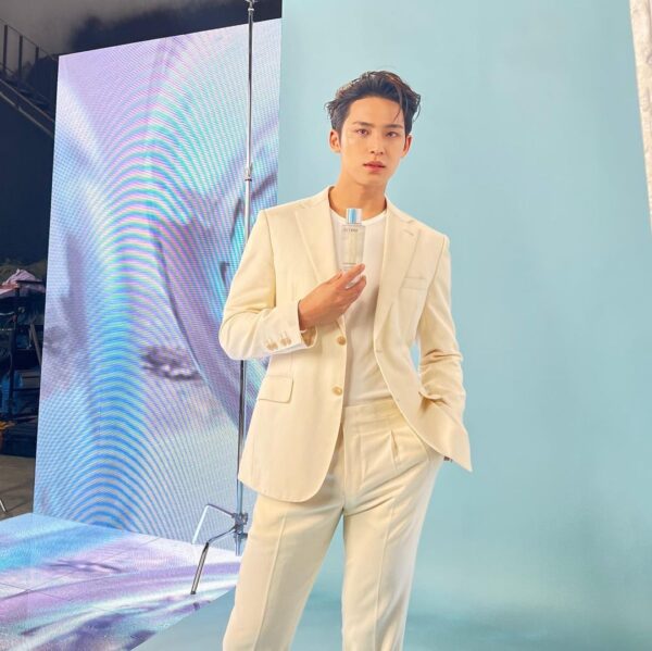 韓国アイドル(k-pop)髪崩れないのはなぜ？スタイリング剤・ヘアワックス 何使ってる？