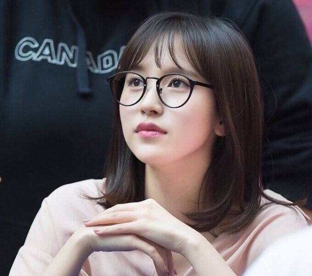 韓国アイドル K Pop メガネ女子の間で流行りの形やブランド22最新