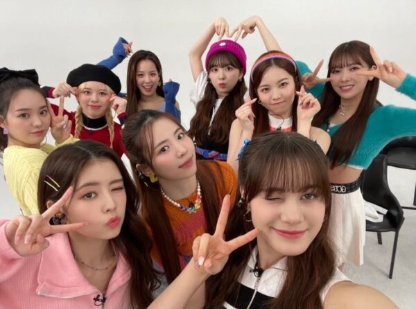 Niziu(ニジュー)がスマホ・携帯・カメラを隠す理由は？