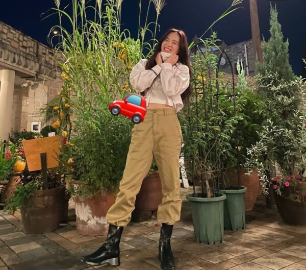 Niziu(ニジュー)がスマホ・携帯・カメラを隠す理由は？