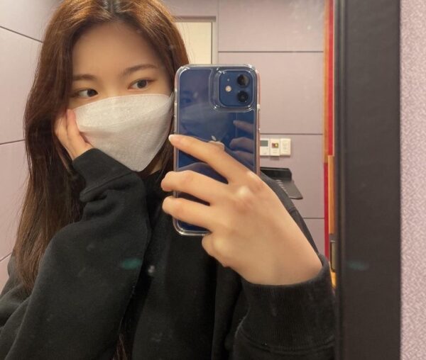 Niziu(ニジュー)がスマホ・携帯・カメラを隠す理由は？