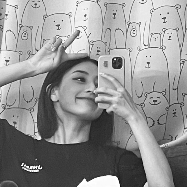 Niziu(ニジュー)がスマホ・携帯・カメラを隠す理由は？