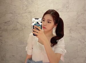 Niziu(ニジュー)がスマホ・携帯・カメラを隠す理由は？