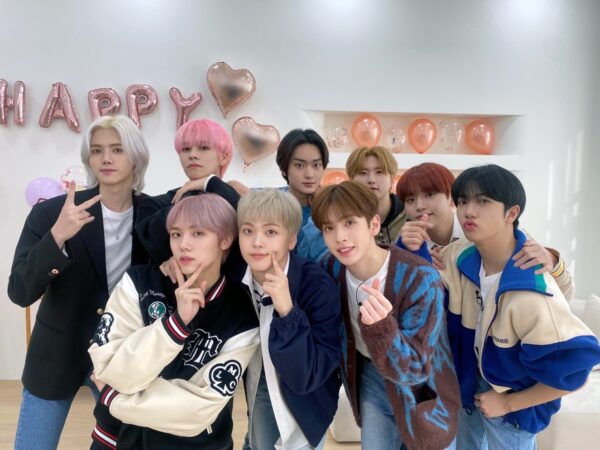 韓国アイドル(k-pop)男性グループ名の決め方・由来・候補だった名前を紹介！読み方も！