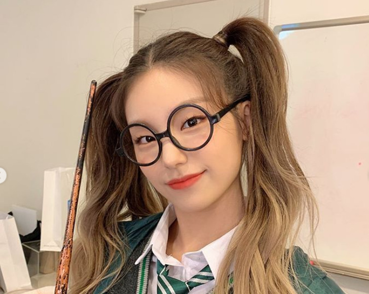 韓国アイドル(k-pop)メガネ女子の間で流行りの形やブランド2022最新版!