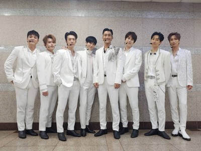 スーパージュニア(super junior)のペンライトver2の使い方！偽物もあるらしい？