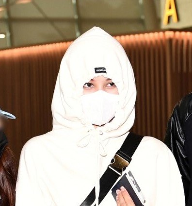 niziu(ニジュー)の空港での私服のブランドやH&Mの服が気になる！