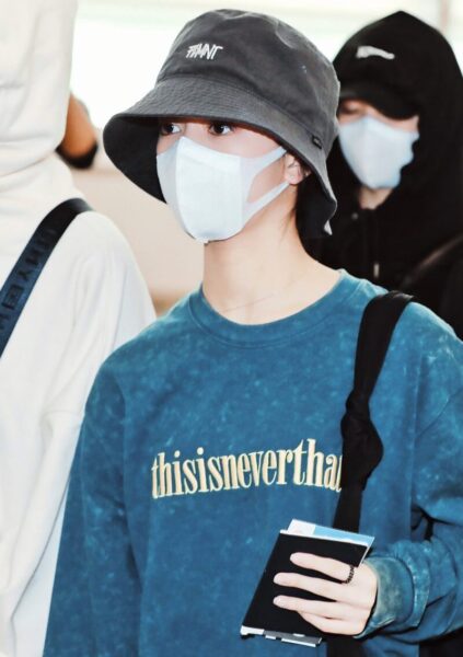 niziu(ニジュー)の空港での私服のブランドやH&Mの服が気になる！